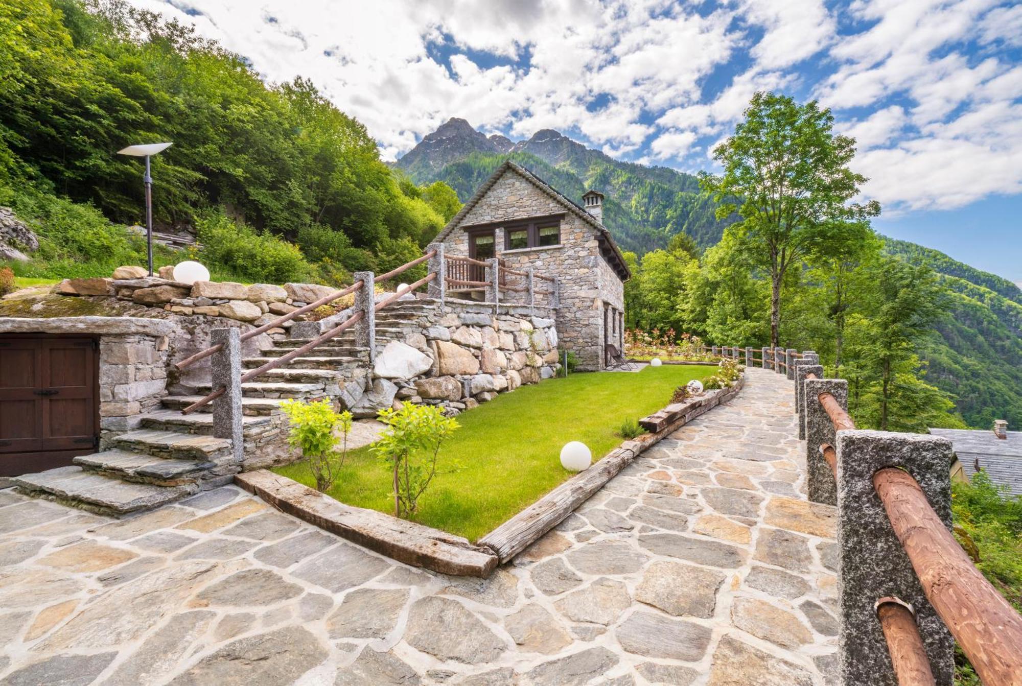 Athili - Villaggio Dei Crodini Chalet
